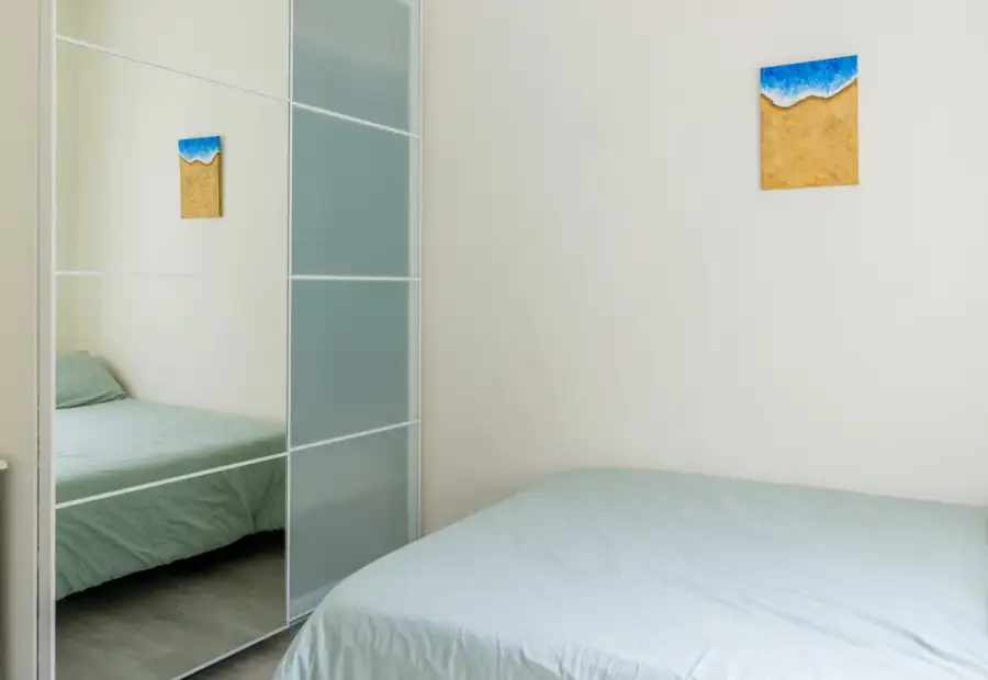 Habitación en piso compartido de 3 habitaciones en Zaragoza, gastos incluidos. en Zaragoza