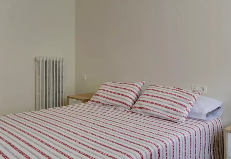 Habitación en piso compartido de 3 habitaciones en Zaragoza, ideal para mujeres. en Zaragoza
