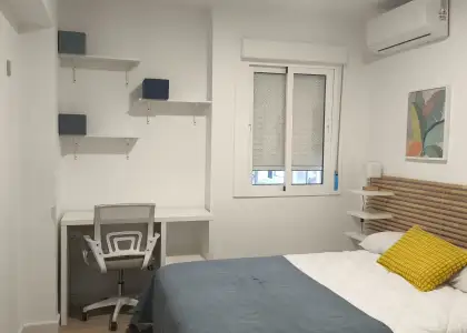 Habitación en piso compartido de 4 habitaciones en alquiler en San Rafael, Málaga. en Málaga