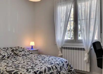 Habitación en piso compartido de 4 habitaciones en Zaragoza, gastos incluidos, solo para mujeres. en Zaragoza