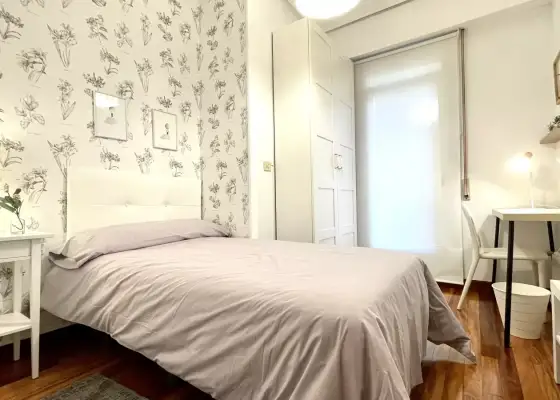 Habitación en piso compartido de 5 dormitorios en alquiler en Castaños, con todos los gastos incluidos en Bilbao