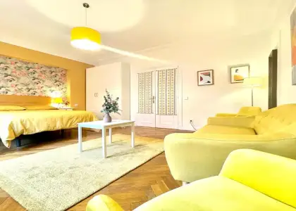 Habitación en piso compartido de 6 dormitorios en alquiler en Abando, todos los gastos incluidos en Bilbao