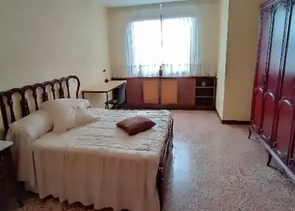 Habitación en piso compartido de 6 habitaciones en alquiler en Salamanca, solo estudiantes en Salamanca