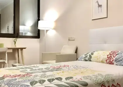 Habitación en un piso compartido de 4 habitaciones en alquiler en Indautxu, todos los gastos incluidos. en Bilbao