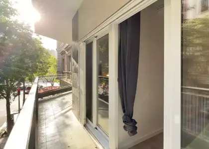 Habitación en un piso compartido de 7 dormitorios en alquiler en Sant Antoni en Barcelona