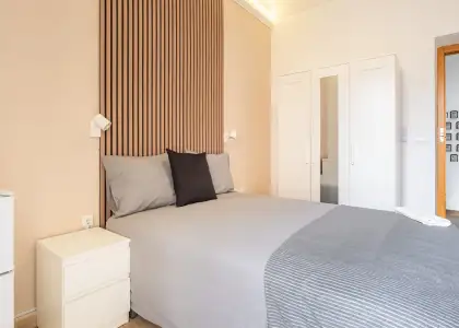 Habitación en un piso compartido de 7 habitaciones en Alicante, todos los gastos incluidos. en Alicante (Alacant)
