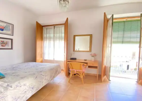 Se alquila habitación en piso compartido de 4 habitaciones en Centro Histórico, todos los gastos incluidos. en Málaga