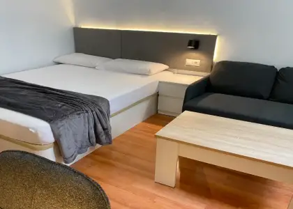 Se alquila habitación en piso compartido de 5 habitaciones en Salamanca. en Salamanca