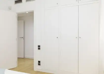 Se alquila habitación en piso compartido de 5 habitaciones en Zaragoza, todos los gastos incluidos. en Zaragoza