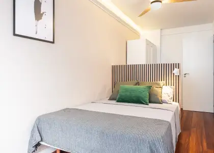 Se alquila habitación en piso compartido de 6 habitaciones en Alicante, todos los gastos incluidos. en Alicante (Alacant)