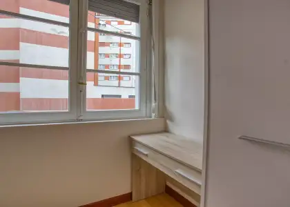 Se alquila habitación en piso de 10 habitaciones en Oviedo en Oviedo